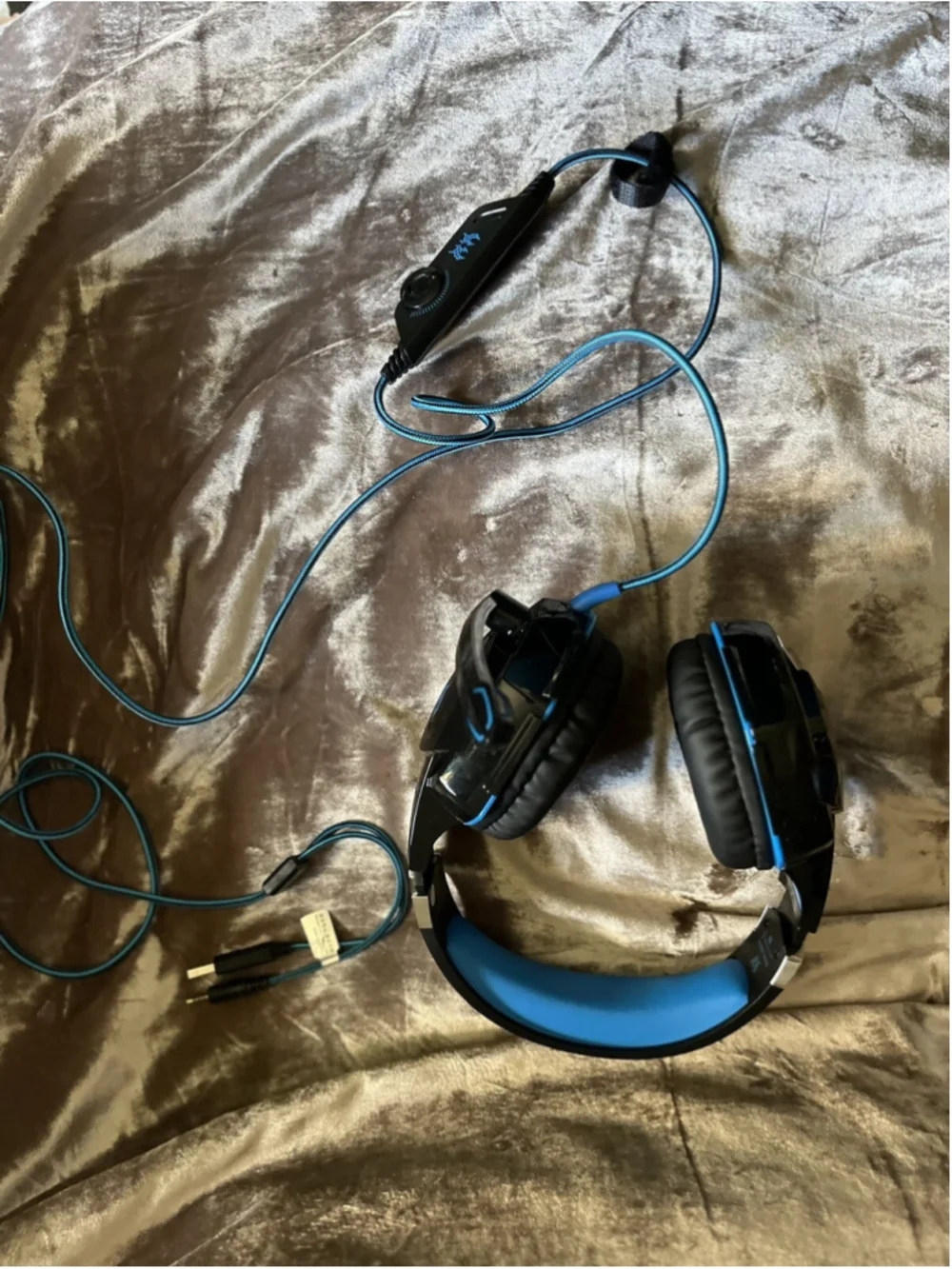 Kotion Eqch G2000 Gaming Headset USED in Great Condition NEW OPEN BOX , SEE PICS